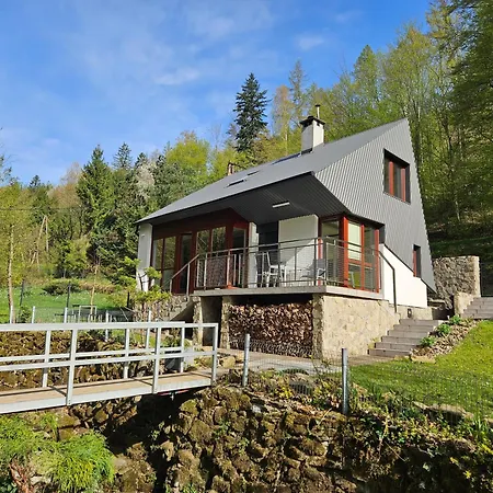 Holiday home Domki W Lesie Nad Rzeka *